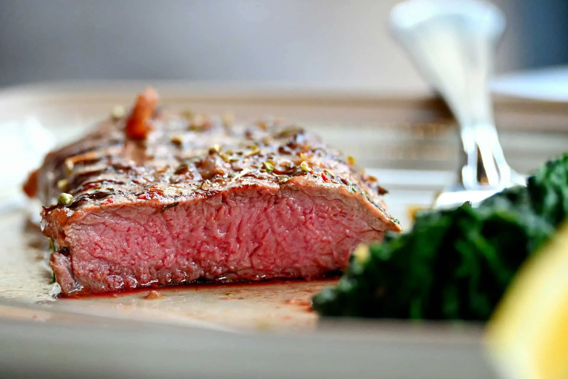 Kultivasi Waktu: Mengapa Teknik Dry-Aged Menjadi Standar Baru Kemewahan dalam Gastronomi Modern