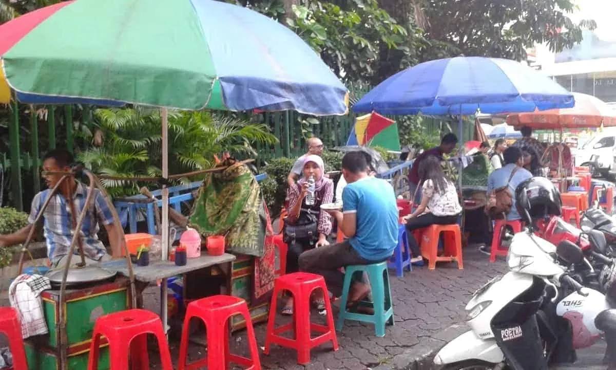 Kaki Lima yang Tak Pernah Berhenti dapat Pengunjung