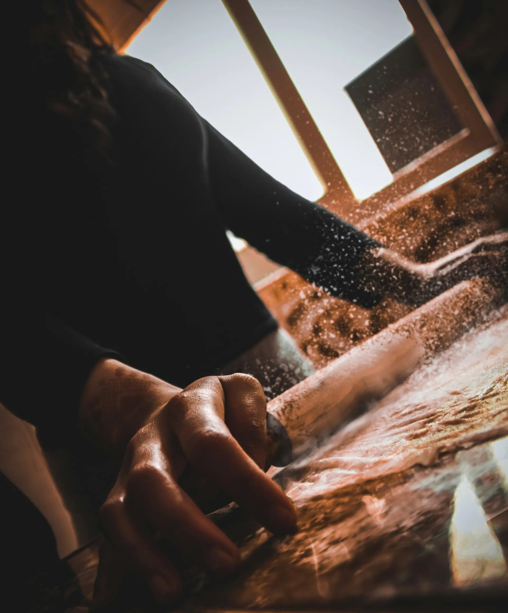 Solid Wood Philosophy: Memilih Furnitur yang Menua dengan Indah Bersama Penghuninya