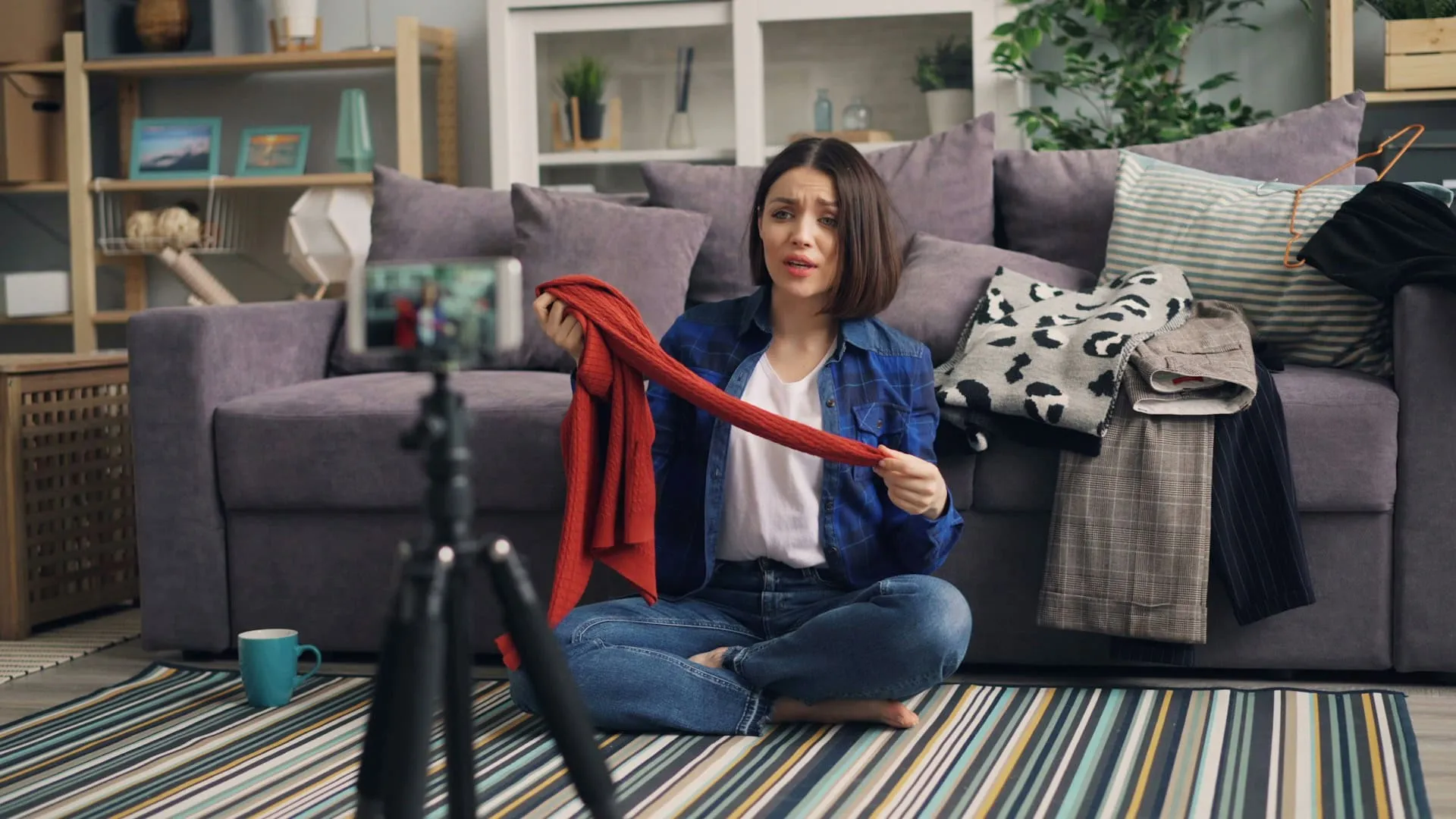 The Psychology of Live Stream Shopping: Why Are We So Hooked on Real-Time Retail?
