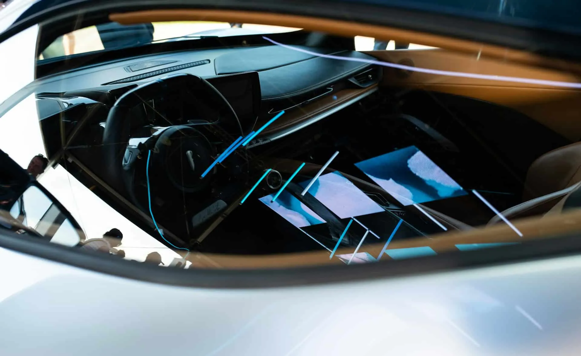 Smart Glass: Revolusi Transparansi dalam Kabin Kendaraan Modern