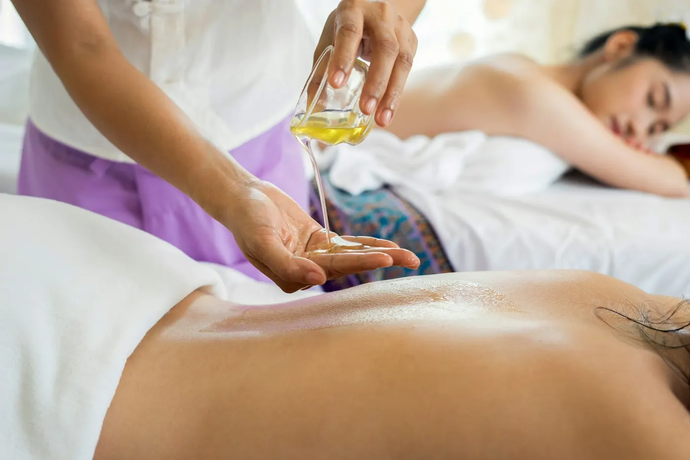 Manfaat Perawatan Relaksasi 'Aromatherapy Oil Massage' untuk Melepas Penat Fisik