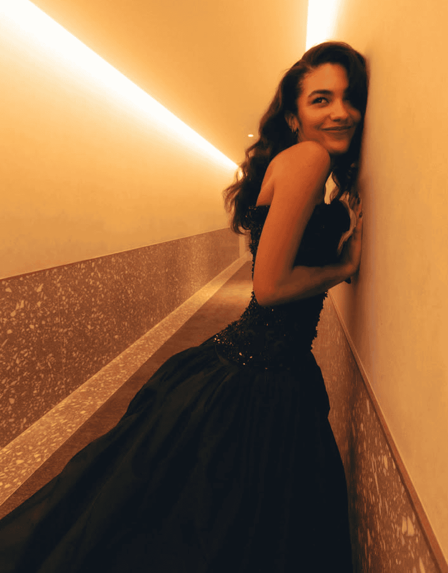 Olivia Dean: Suara Generasi Deep Listening yang Menghadirkan Otentisitas Diri