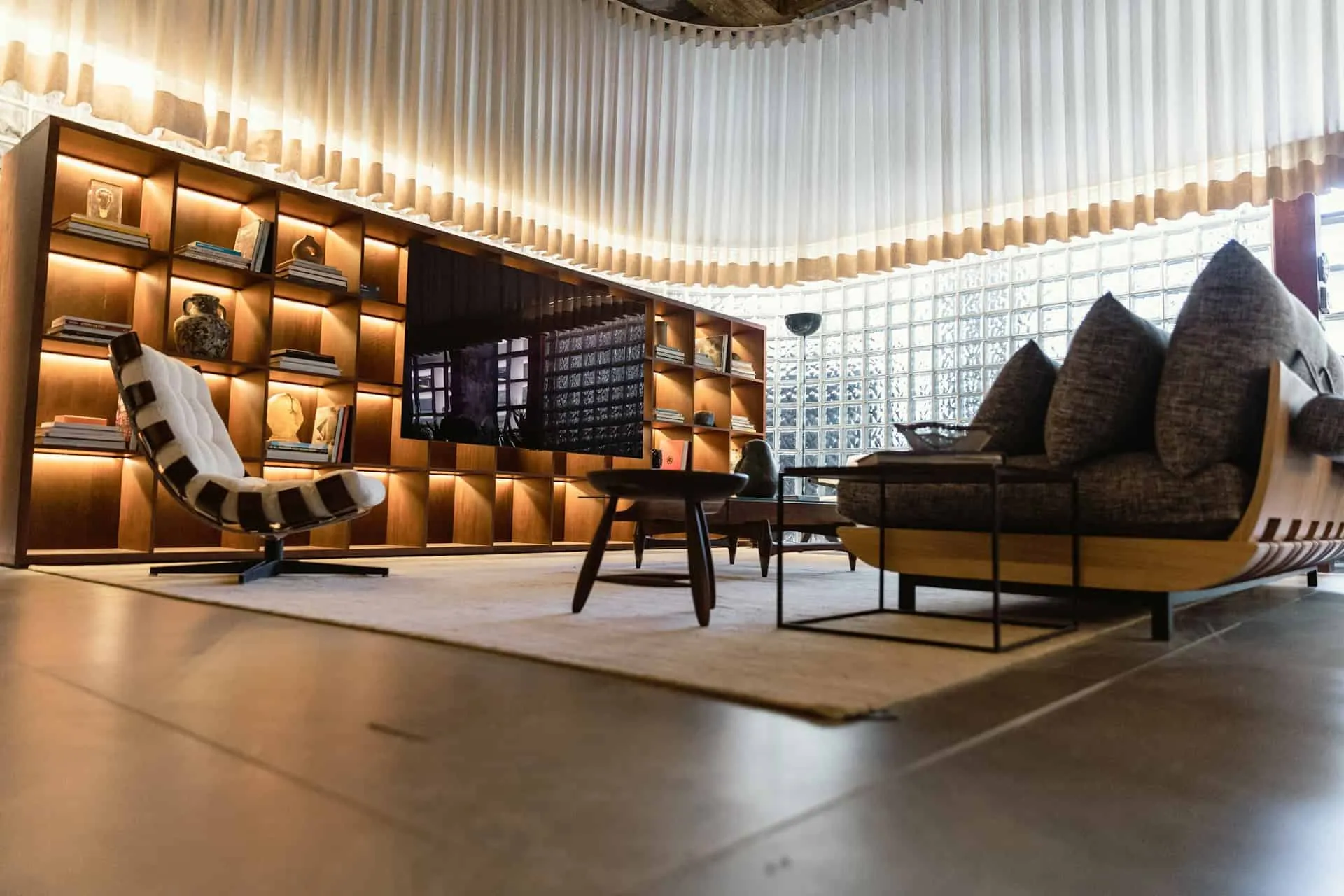 Adaptive Decor: Transformasi Ruang Melalui Perabot yang Merespons Mood