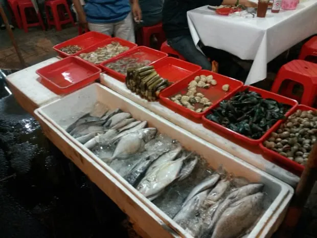 Street Food Seafood di Pusat Kota