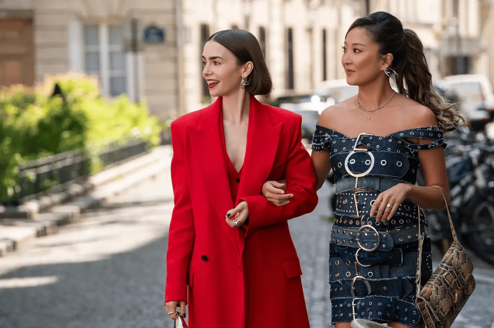 Au Revoir Paris, Ciao Roma: Apakah Emily Cooper Akhirnya Menemukan "La Dolce Vita" yang Sebenarnya?