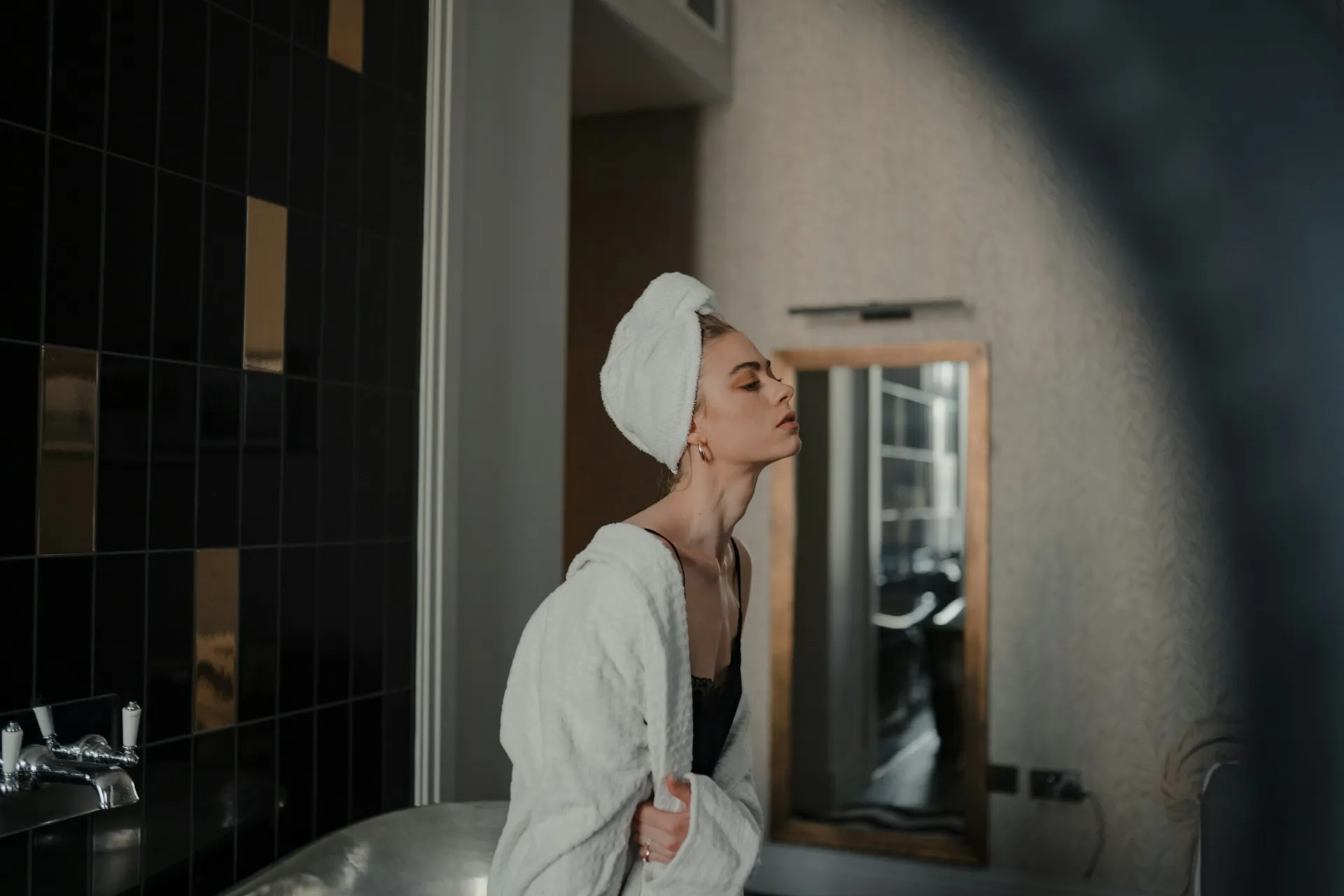 Traditional Herbal Bath: Weekend Recovery Using Local Botanicals and Essential Oils