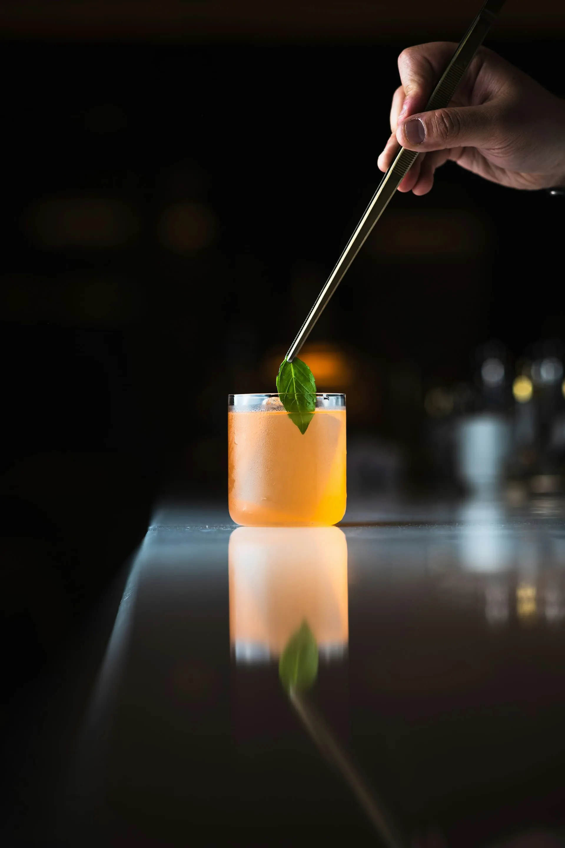 The Oriental Alchemist: Revolusi Cocktail Berbasis Rempah & Filosofi Timur
