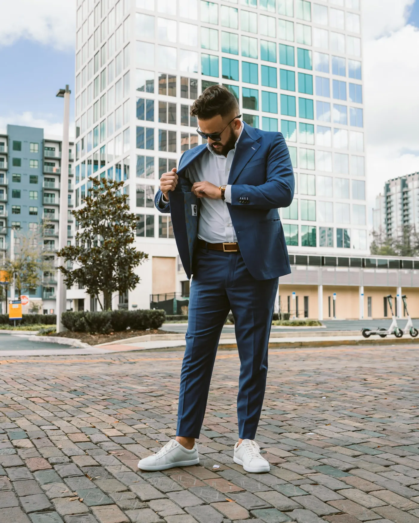 Exploring 'Smart Casual' Attire for Young Urban Professionals